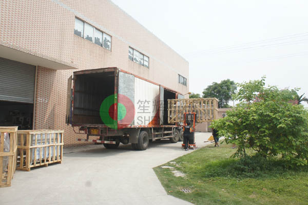 江西客戶向我公司訂購切菜機、渦流洗菜機、脫水機等蔬菜加工設(shè)備
