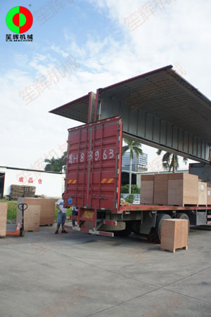 海外訂單逐步回暖,客戶大批蔬果處理加工設(shè)備裝車發(fā)往海關(guān)出貨！