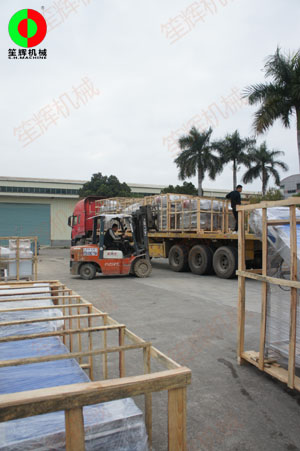 蔬果清洗加工生產(chǎn)線春節(jié)前專車發(fā)貨上?？蛻?！